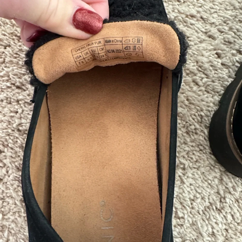 VIONIC Nubuck Loafer With Sherpa “Cheryl” Black EUC Size 7.5 - Picture 5 of 6